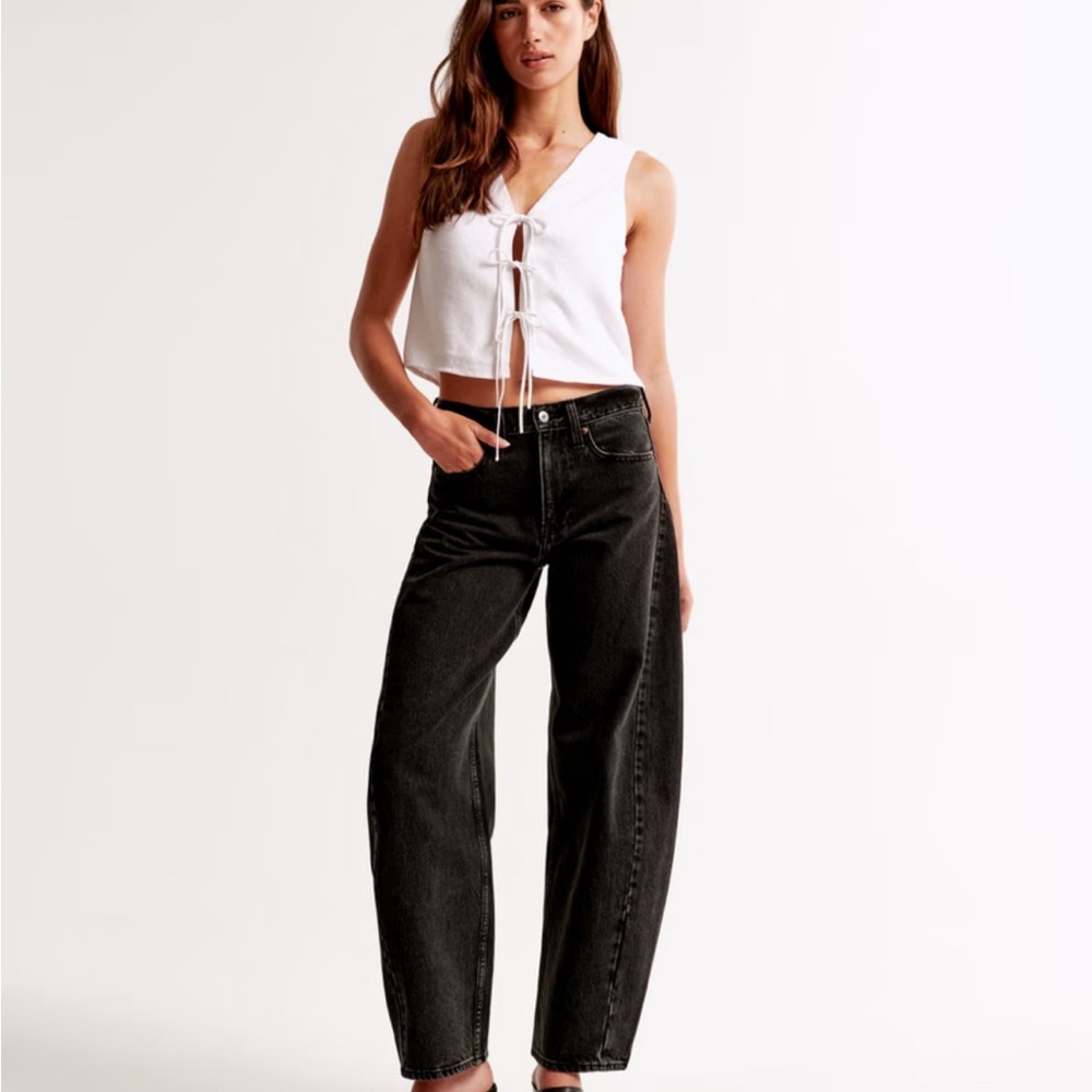 Abercrombie & Fitch Black barrel jeans mid rise